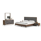 Lit plateforme style Mid-Century en placage de noyer et tissu gris avec pieds épingles noirs et dorés – Queen / King / Cal King