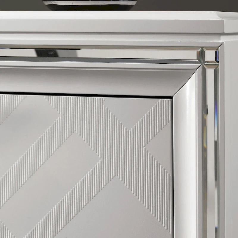Table de chevet art déco 2 tiroirs argentée/blanche avec port USB et bordure miroir – Simple