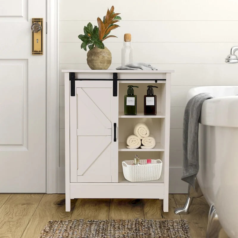 Meuble de rangement de salle de bain sur pied de style rustique, peint couleur ivoire, avec porte coulissante de grange – Simple
