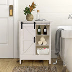Meuble de rangement de salle de bain sur pied de style rustique, peint couleur ivoire, avec porte coulissante de grange – Simple