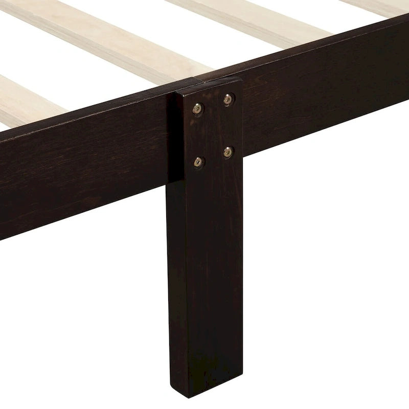 Lit plate-forme traîneau en bois massif avec tête et pied de lit et lattes en bois, coloris expresso/blanc/chêne – 1 ou 2 places